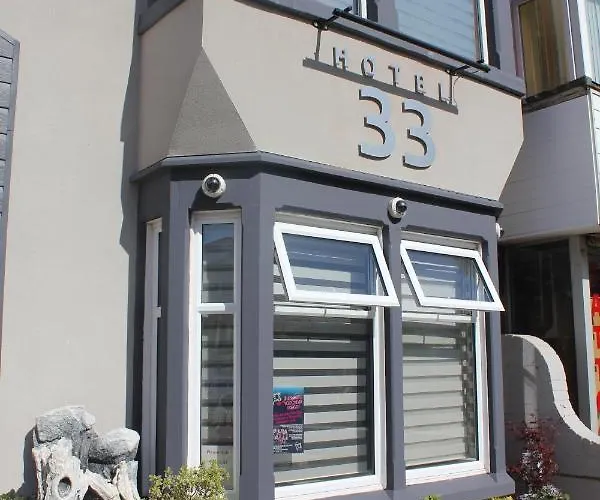 Hotel 33