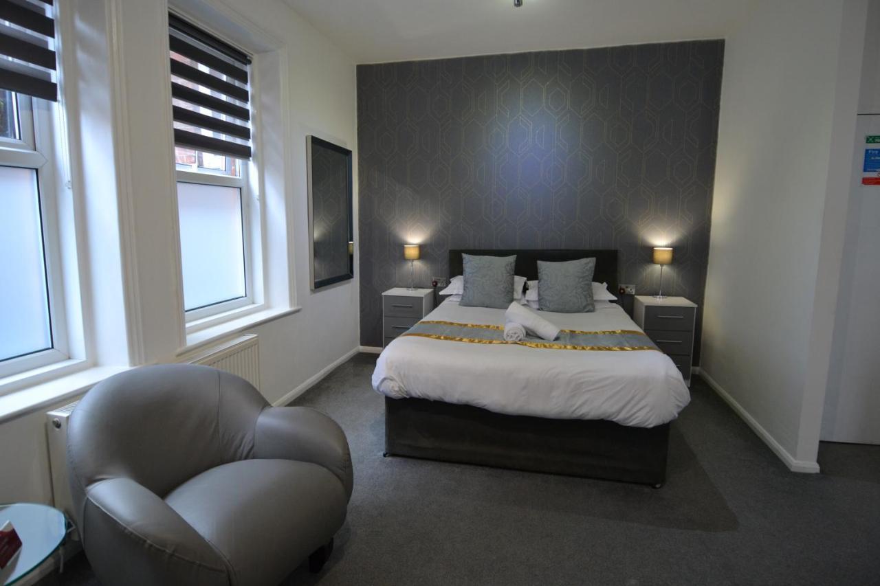 33 Hotel *