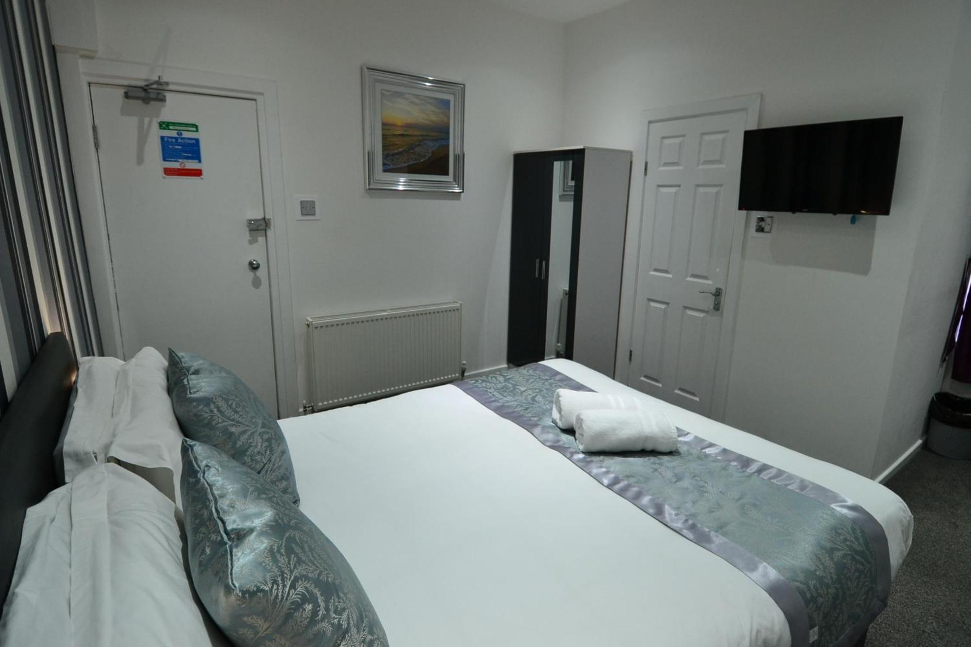 Hotel 33